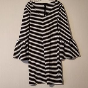 Banana Republic Black White Stripe Shift Dress Size M Bell Flutter Sleeves VNeck